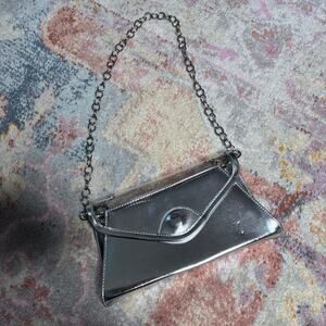 Metallic Silver Chain Shoulder Bag - Elegant Evening Clutch